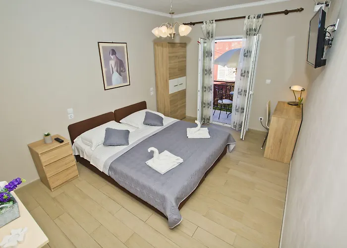 Milton Hvar *