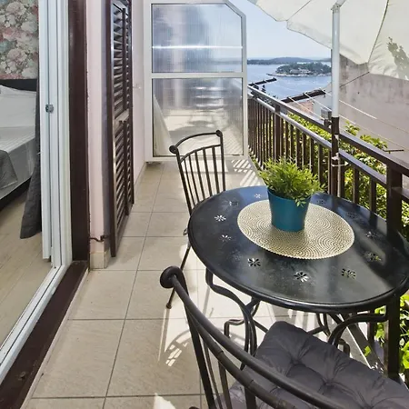 Apartment Milton Hvar