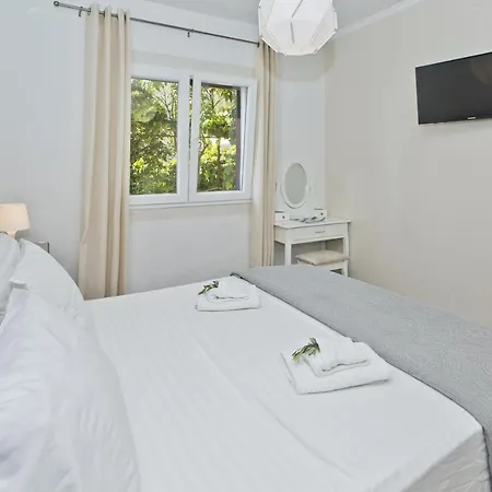 Milton Hvar Apartment