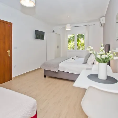 Milton Hvar Appartement *