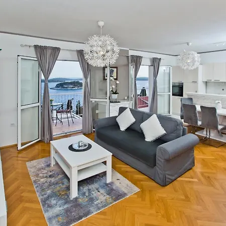 Apartment Milton Hvar