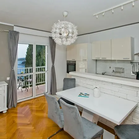 Milton Hvar Apartment