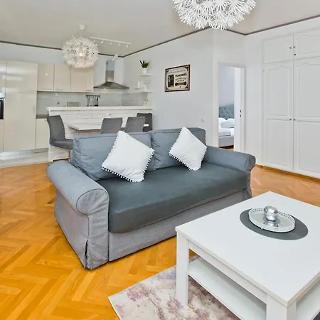 Milton Hvar Apartment *