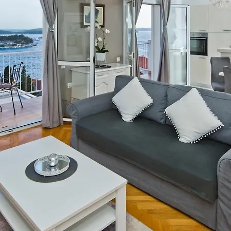 Milton Hvar Apartment *