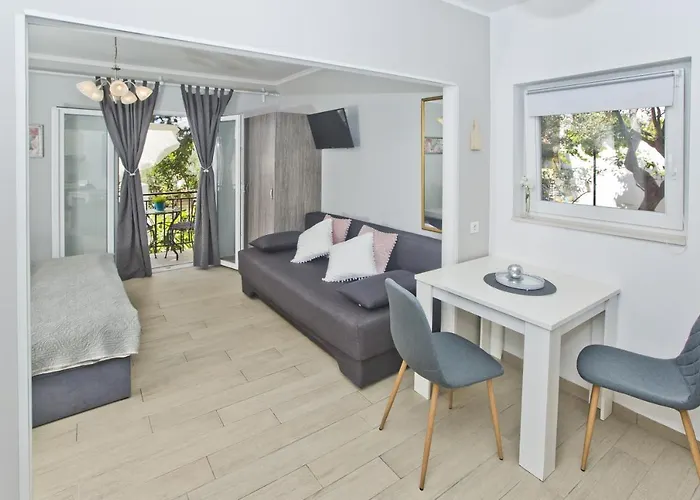 Milton Hvar 公寓 *