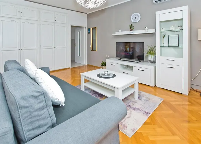 Milton Hvar Apartment *