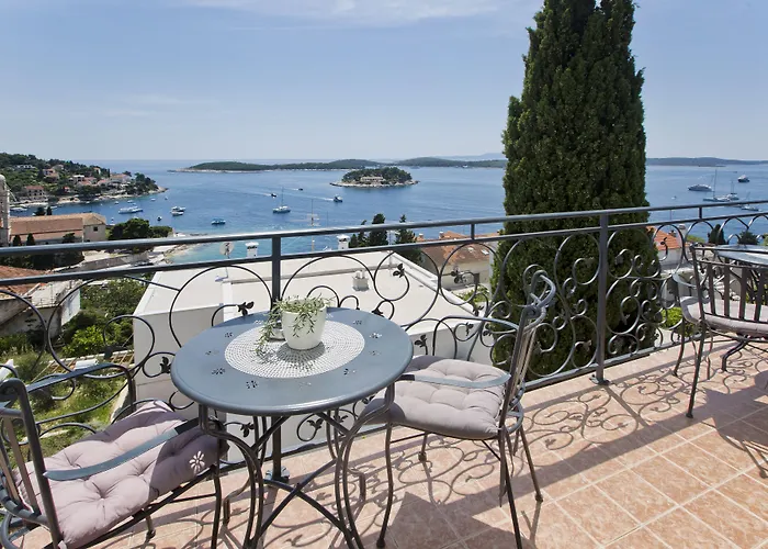 公寓 Milton Hvar *