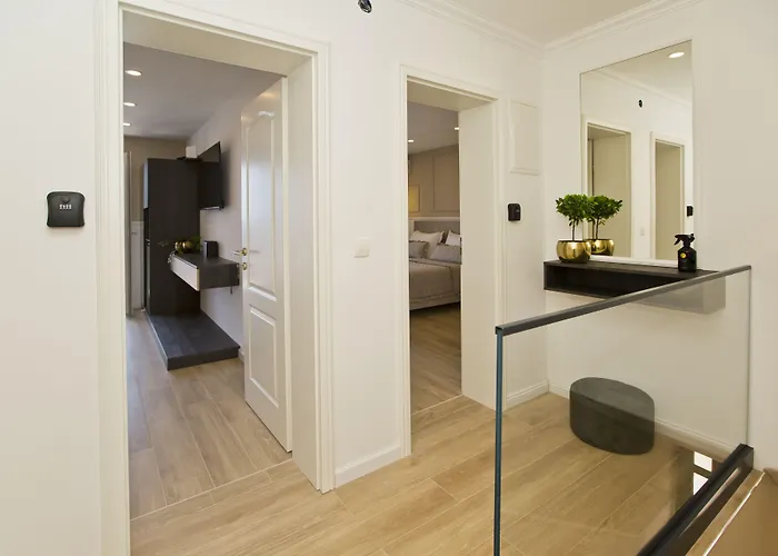 Milton Hvar * 赫瓦尔